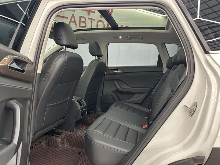 Фото 5 - Volkswagen Tharu