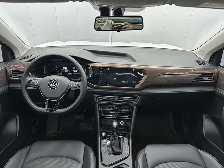 Фото 6 - Volkswagen Tharu