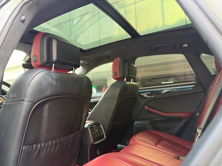 Photo 6 - Porsche Macan