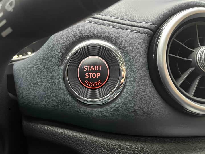 Nissan X-Trail 2025 2025款 荣誉 2.0L 两驱领先版