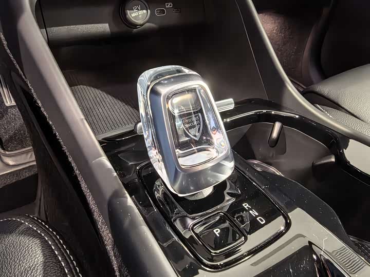 Volvo XC40 2025 2025款 B4 四驱智远豪华版