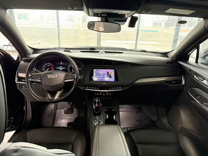 Фото 4 - Cadillac XT4