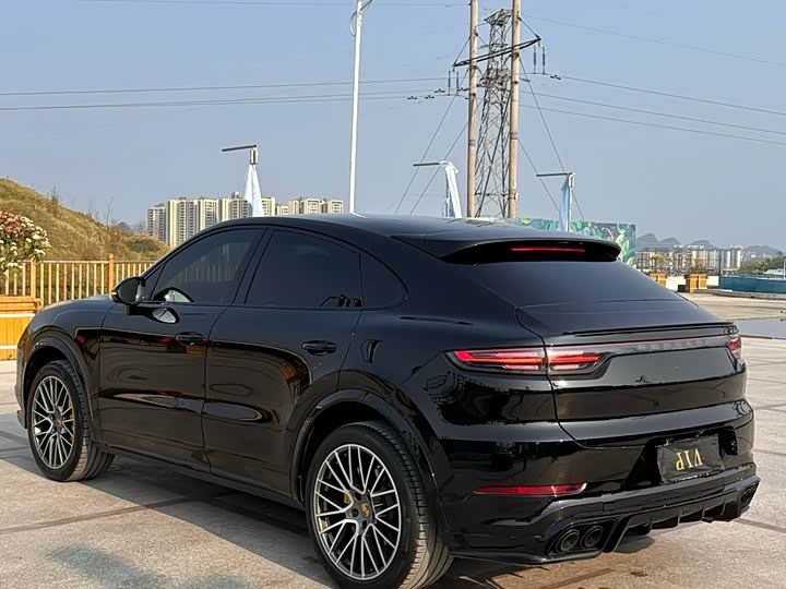 Фото 8 - Porsche Cayenne