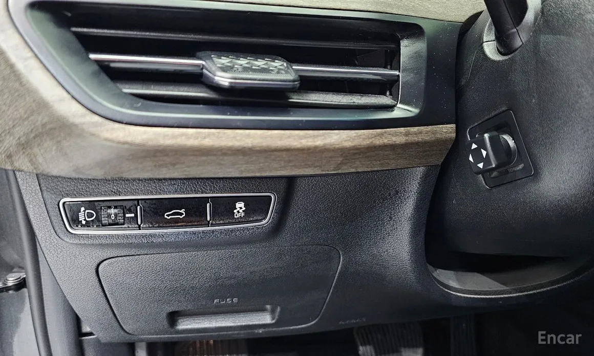 Photo 17 - Kia K8