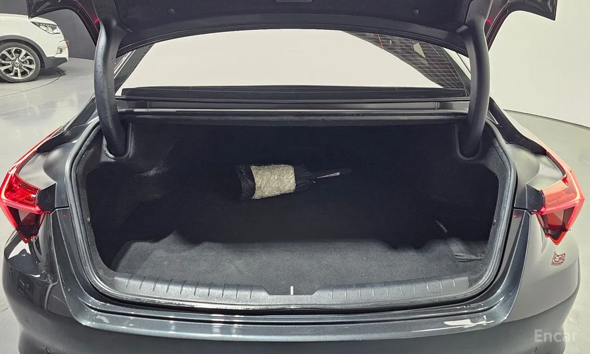Photo 20 - Kia K8