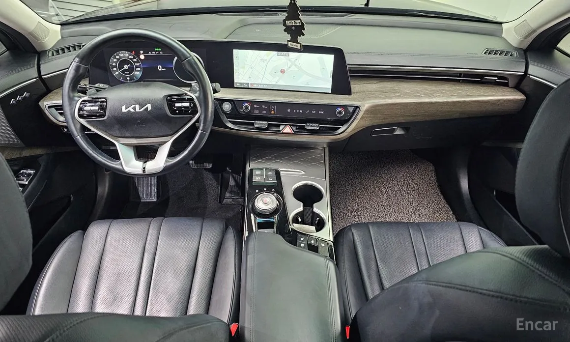 Photo 7 - Kia K8