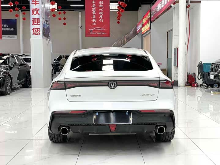 صورة 5 - Changan UNI-V