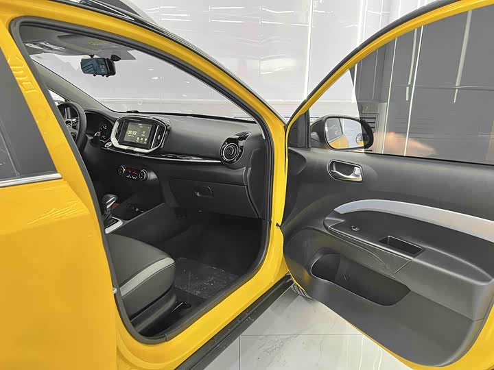 Kia KX1 2021 2021款 1.4L CVT天窗款