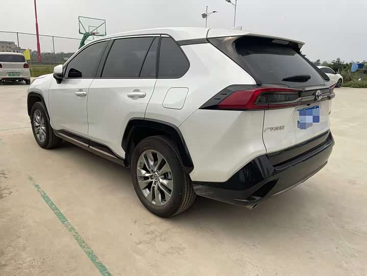 Фото 6 - Toyota Wildlander