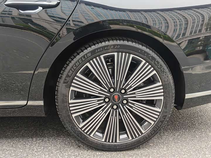 2025 Hongqi H9