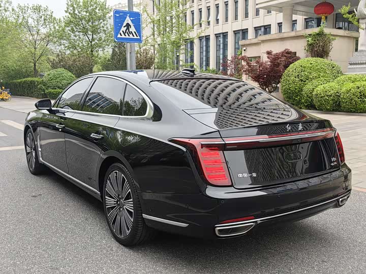 2025 Hongqi H9