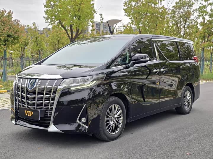 Фото 1 - Toyota Alphard