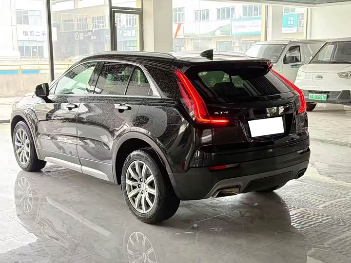 Фото 7 - Cadillac XT4