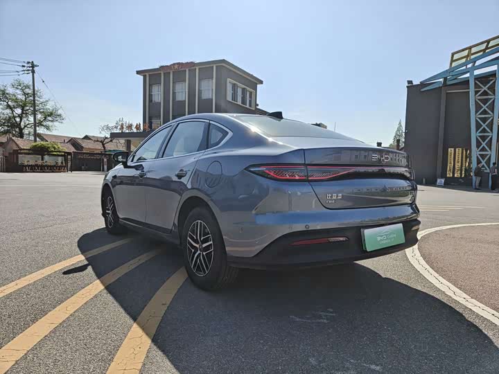 BYD Seal 05 DM-i Hybrid 2025 2025款 DM-i 智驾版 120KM旗舰型
