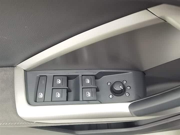 Фото 9 - Audi Q3