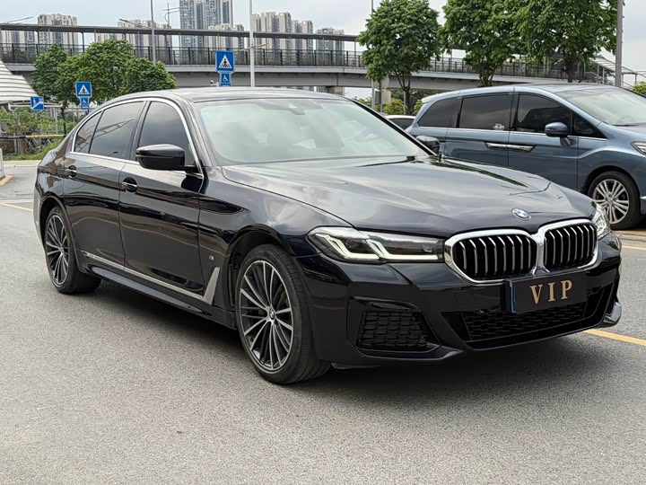 Фото 3 - BMW 5 Series