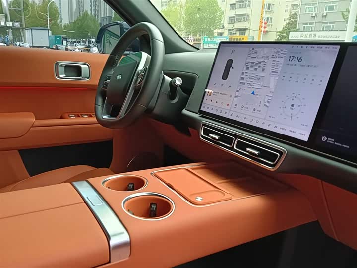 LiXiang L8 2025 2025款 Pro 智能焕新版