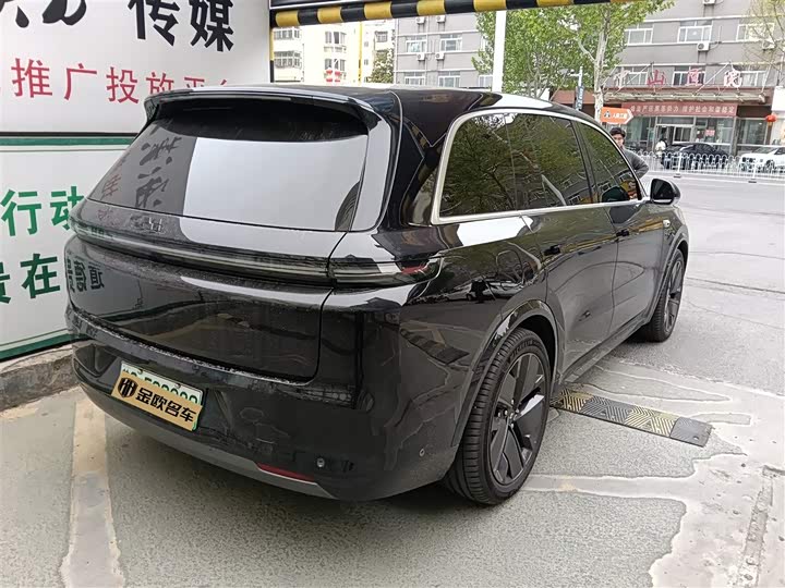 LiXiang L8 2025 2025款 Pro 智能焕新版