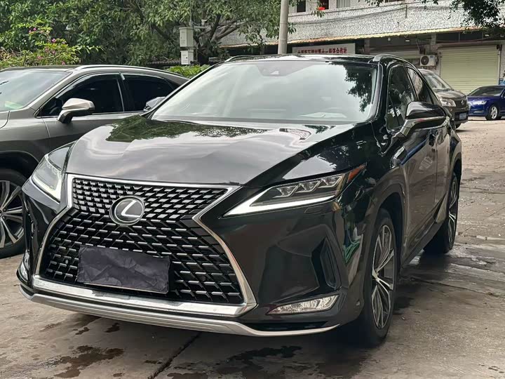 Фото 1 - Lexus RX
