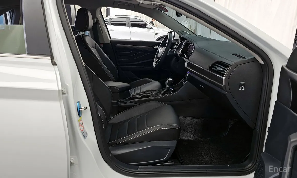Photo 11 - Volkswagen Jetta