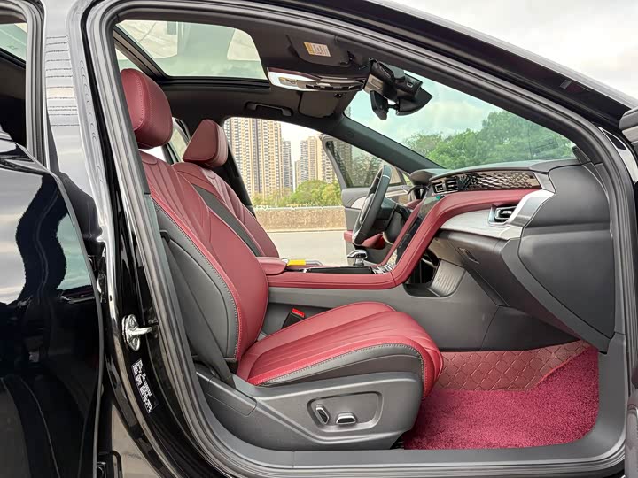 Hongqi H5 2025 2025款 2.0T 自动玄影版