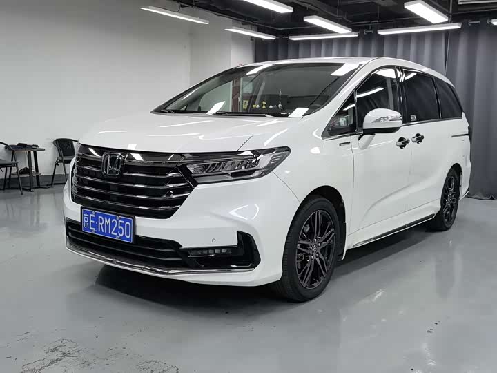 Фото 1 - Honda Odyssey