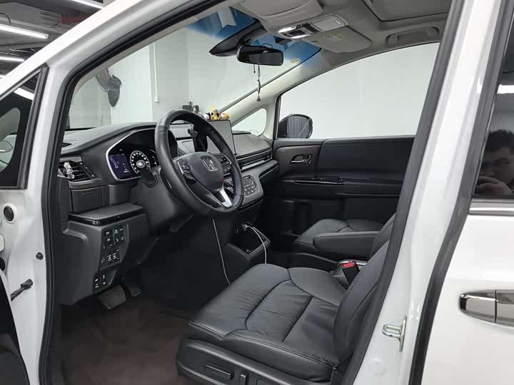 Фото 4 - Honda Odyssey