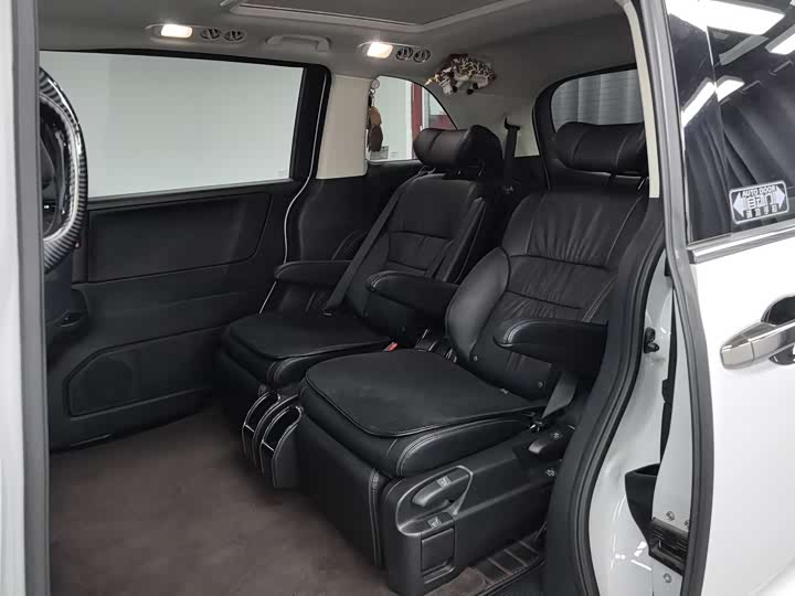 Фото 6 - Honda Odyssey