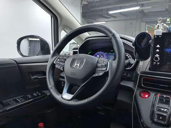 Фото 9 - Honda Odyssey