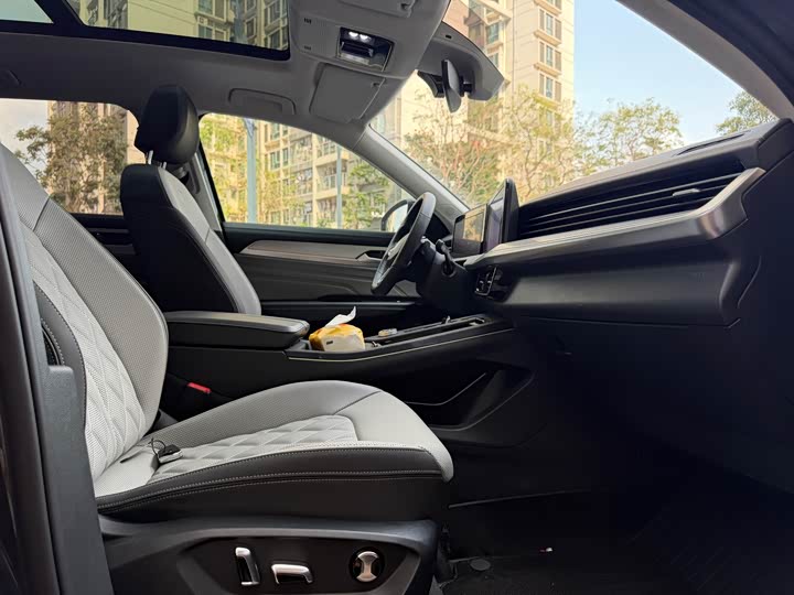 Volkswagen Tavendor 2024 2024款 380TSI 四驱R-Line巡游 众享款