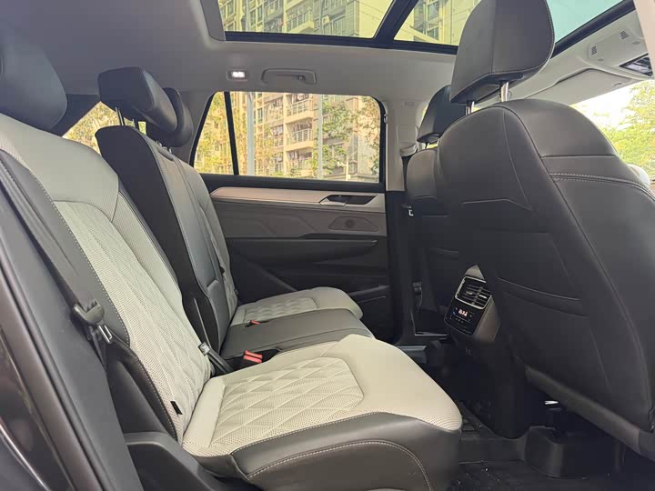 Volkswagen Tavendor 2024 2024款 380TSI 四驱R-Line巡游 众享款