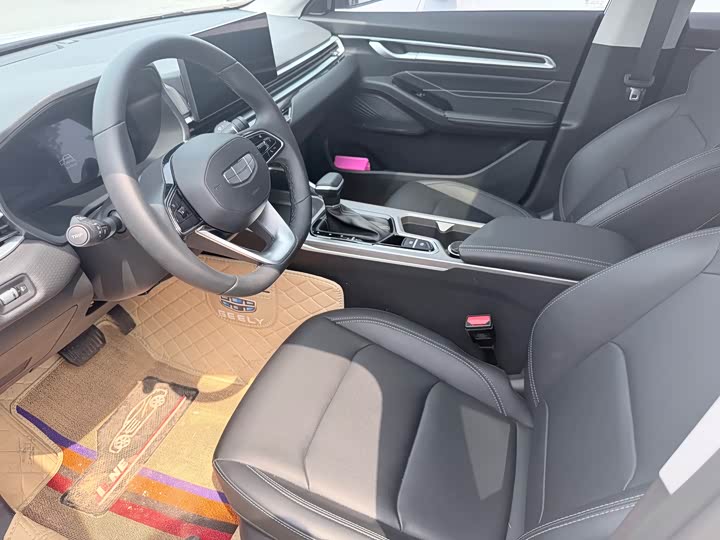 Фото 4 - Geely Emgrand