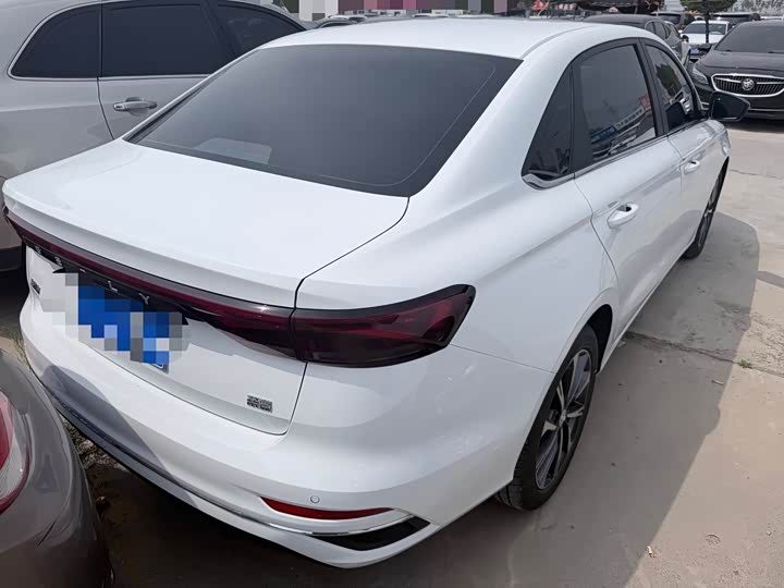 Фото 9 - Geely Emgrand