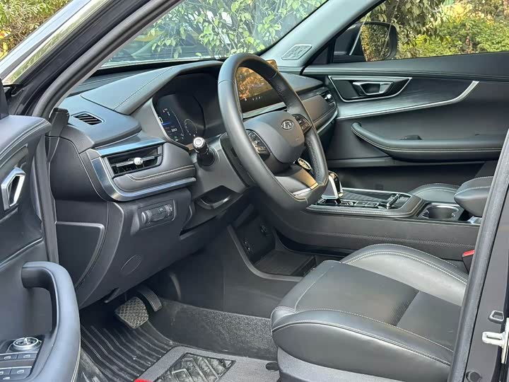Chery Tiggo 8 2025 2025款 卓越版 230TCI 自动豪华版 5座