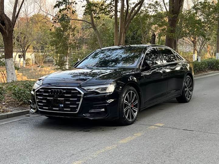 Фото 1 - Audi A6L