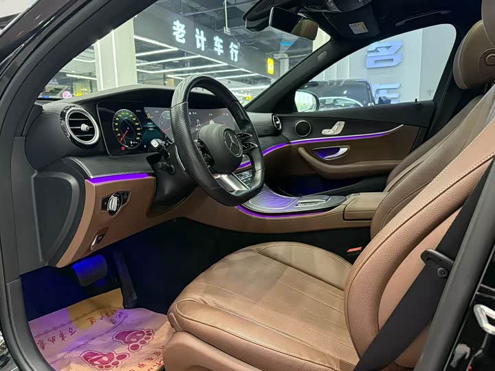 Фото 4 - Mercedes-Benz E-Class