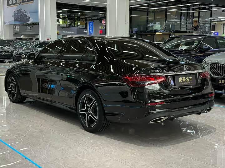 Фото 9 - Mercedes-Benz E-Class
