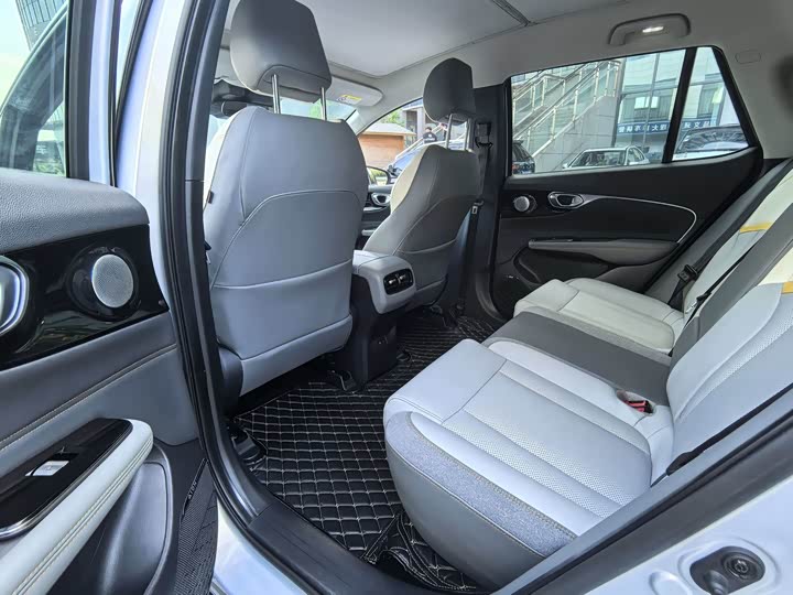 Фото 8 - GAC Aion V