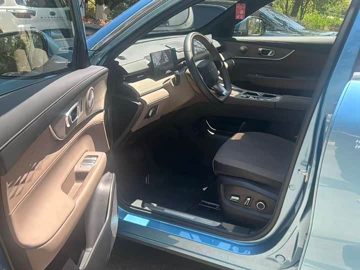 Фото 3 - Chery Tiggo 8 Plus C-DM
