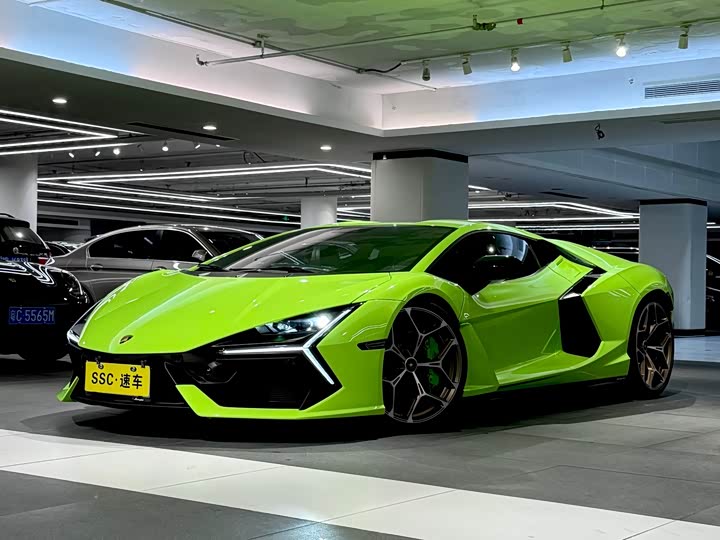 2023 Lamborghini Revuelto