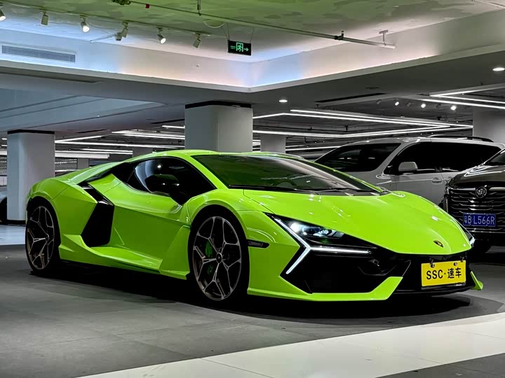 2023 Lamborghini Revuelto