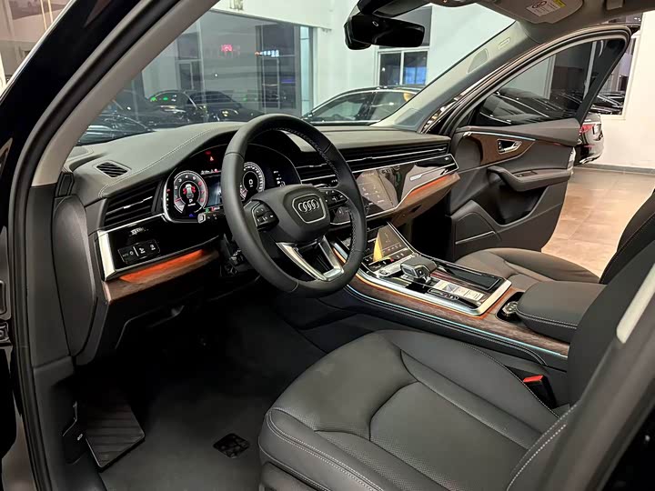 Audi Q7 2025 2025款 55 TFSI quattro S line黑武士型