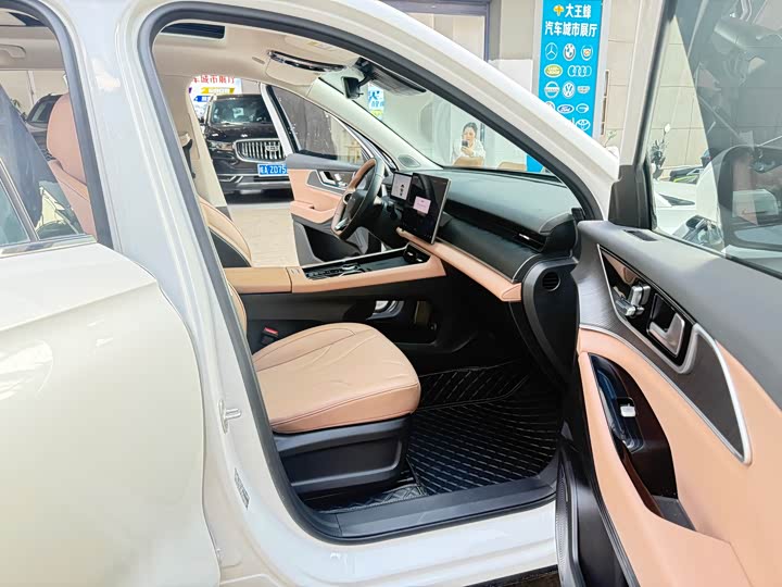 Chery Tiggo 8L 2024 2024款 2.0T 两驱豪华版 5座