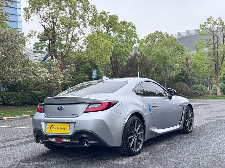 Фото 8 - Subaru BRZ