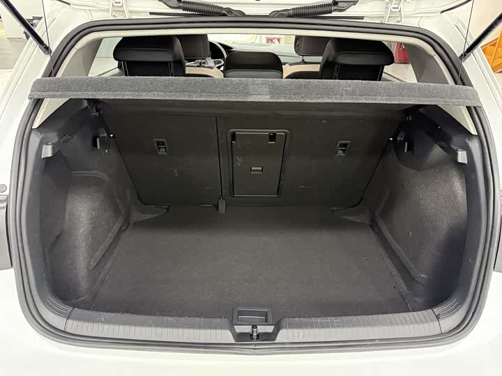 Фото 7 - Volkswagen Golf