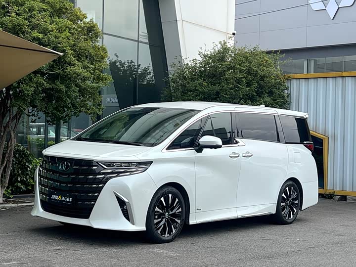 Фото 1 - Toyota Alphard