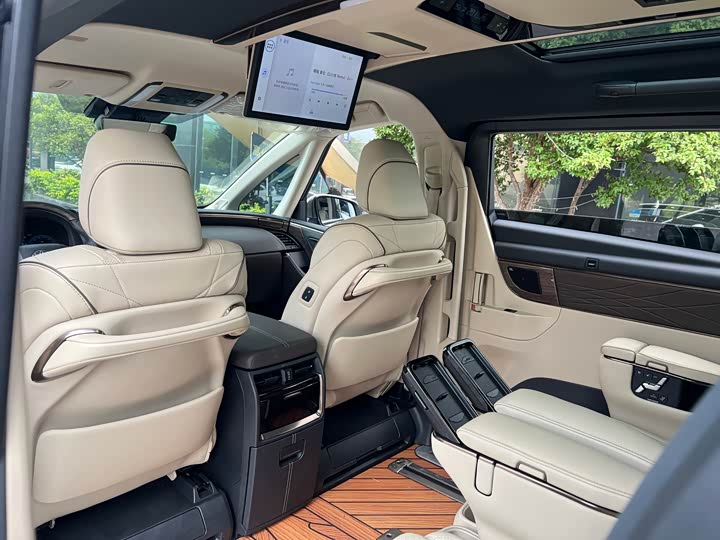 Фото 4 - Toyota Alphard