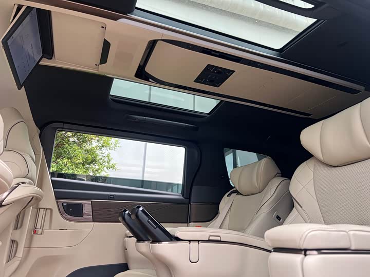 Фото 5 - Toyota Alphard