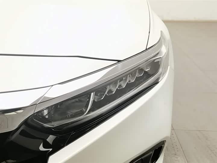Фото 7 - Honda Accord