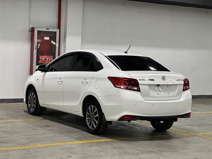 2022 Toyota Yaris L
